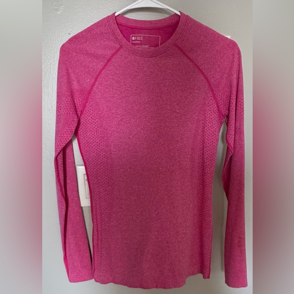Figs Women's Electric Orchid Long Sleeve Salta Seamless